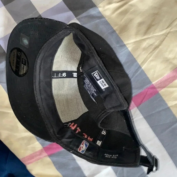 We the North New Era NBA Raptors black adjustable baseball  cap - Picture 8 of 13